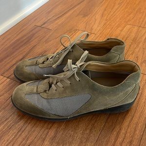 Tod’s men sneakers size 9.